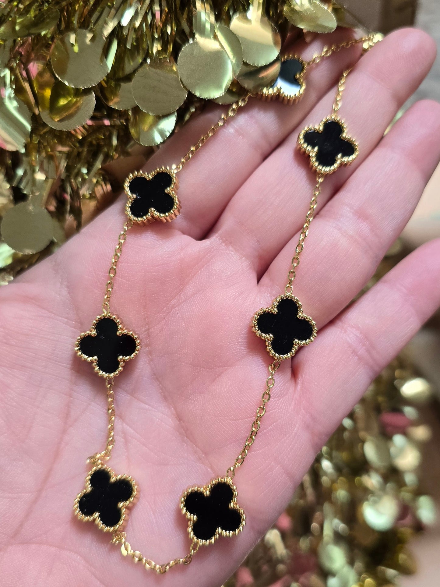 Collar clover