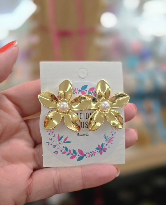 Aretes flor perla