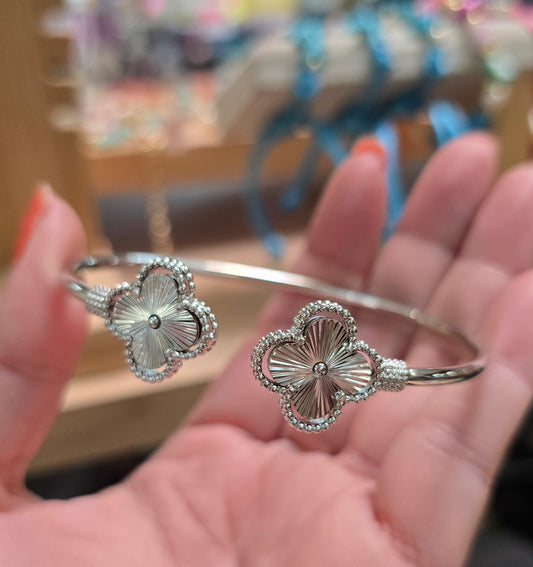 Clover Bangle
