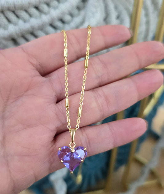 Corazón violeta