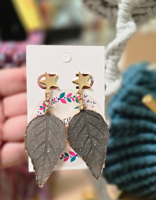Hoja de otoño aretes